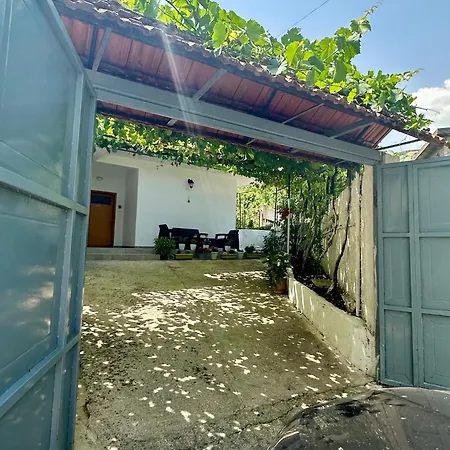 Apartment Zisi Gjirokaster
